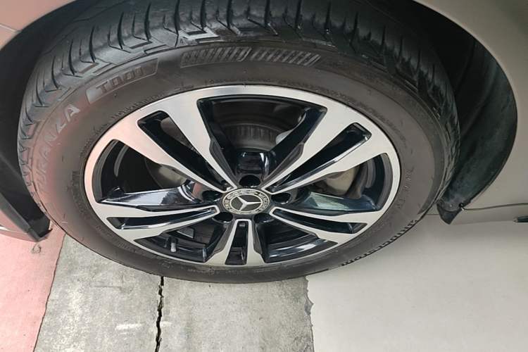 Used Mercedes-Benz C-Class 2019 C 260 Sport Edition Left Front Wheel Hub