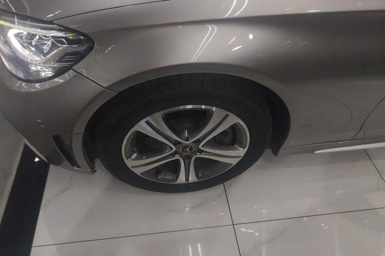 Used Mercedes-Benz C-Class 2019 Restyled C 260 L Sport Edition Left Front Wheel Hub