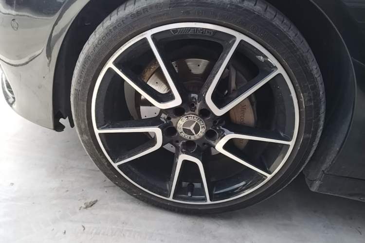 Used Mercedes-Benz C-Class 2019 C 260 4MATIC Coupe Left Front Wheel Hub