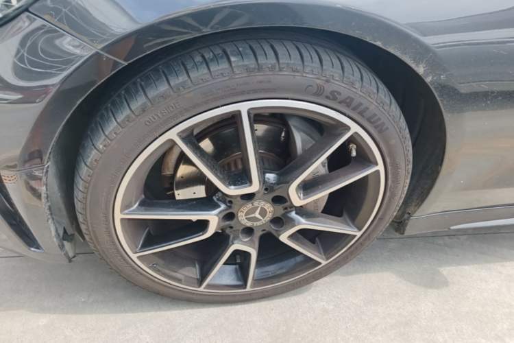 Used Mercedes-Benz C-Class 2019 C 260 4MATIC Coupe Left Front Wheel Hub