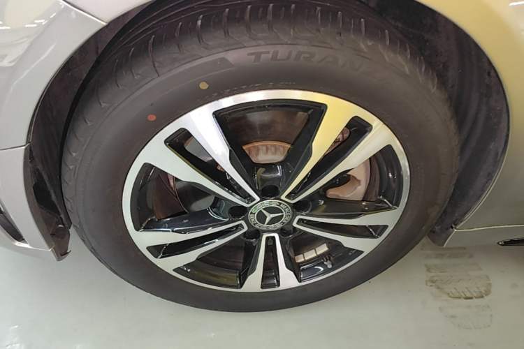 Used Mercedes-Benz C-Class 2019 C 260 Sport Edition Left Front Wheel Hub
