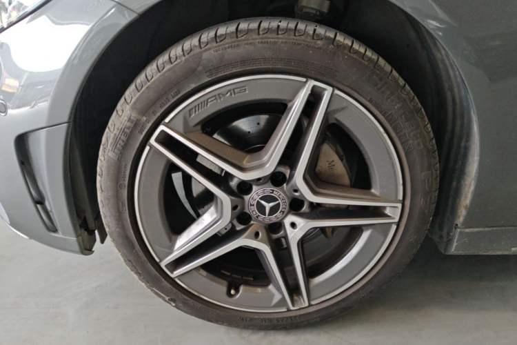 Used Mercedes-Benz C-Class 2019 C 260 Estate Left Front Wheel Hub