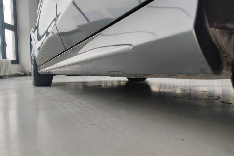 Used Mercedes-Benz C-Class 2019 C 260 L Sport Edition Left Side Sill