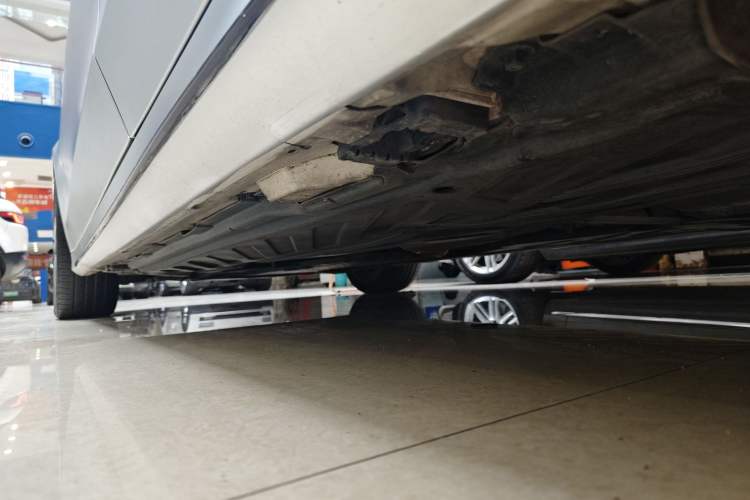 Used Mercedes-Benz C-Class 2019 C 260 Estate Left Side Sill