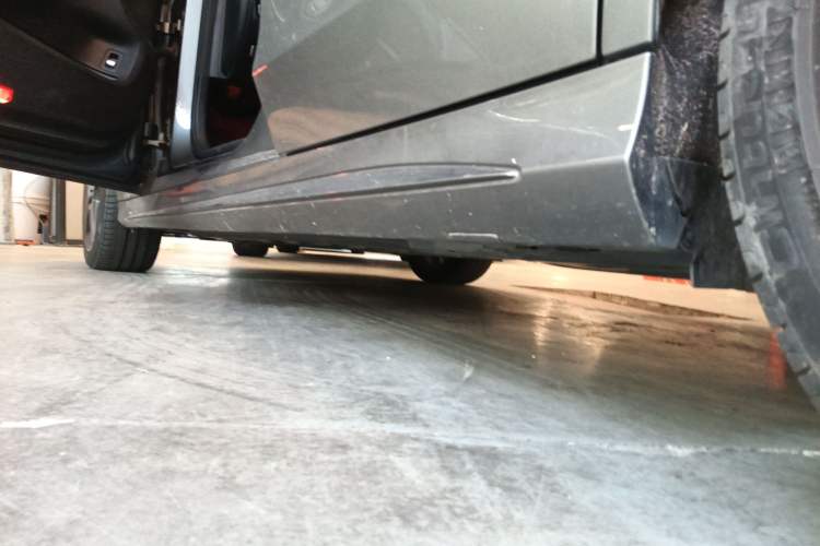 Used Mercedes-Benz C-Class 2019 C 260 Estate Left Side Sill