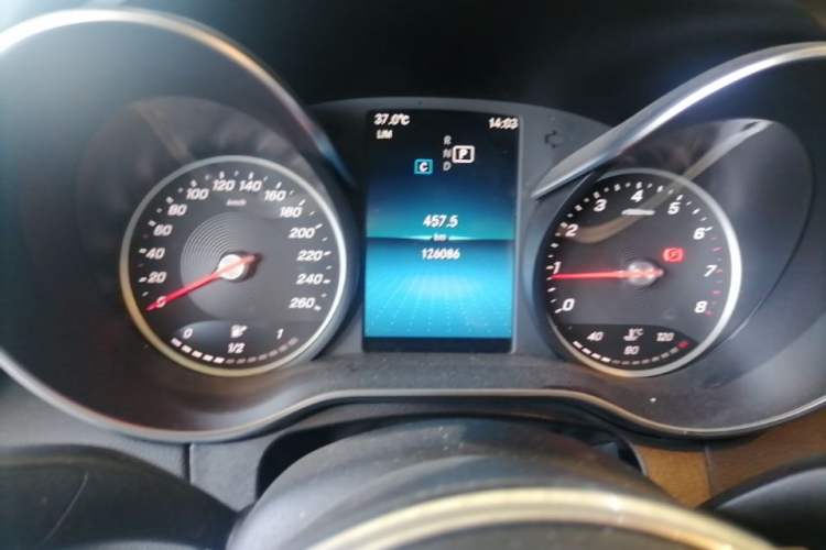 Used Mercedes-Benz C-Class 2019 C 180 L Fashion Edition Sport Version Odometer Close Up
