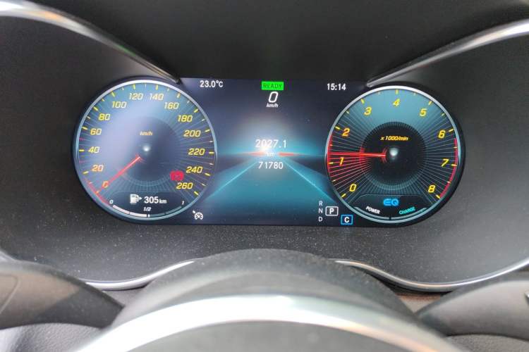Used Mercedes-Benz C-Class 2019 Restyled C 260 L Sport Edition Odometer Close Up