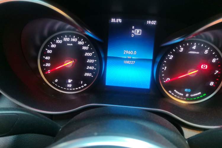 Used Mercedes-Benz C-Class 2019 C 260 L Sport Edition Odometer Close Up