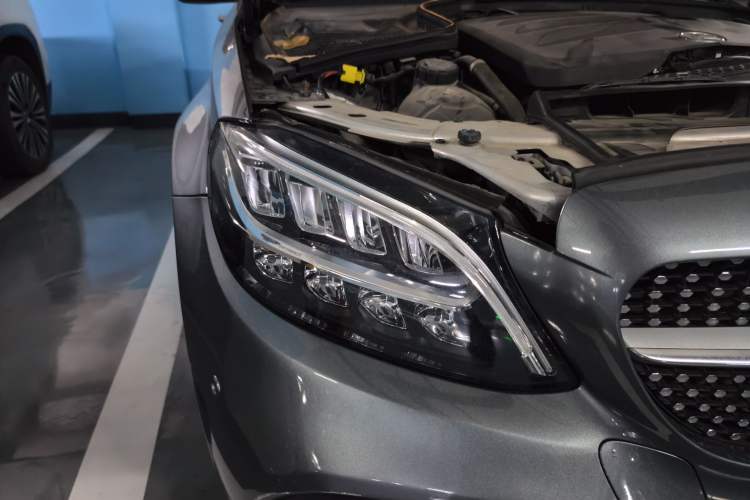 Used Mercedes-Benz C-Class 2019 Restyled C 260 L Sport Edition Right Front Headlight