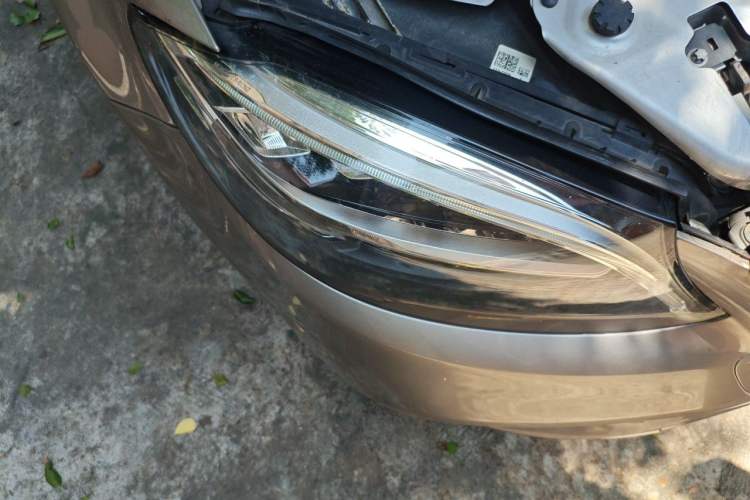 Used Mercedes-Benz C-Class 2019 C 180 L Fashion Edition Sport Version Right Front Headlight