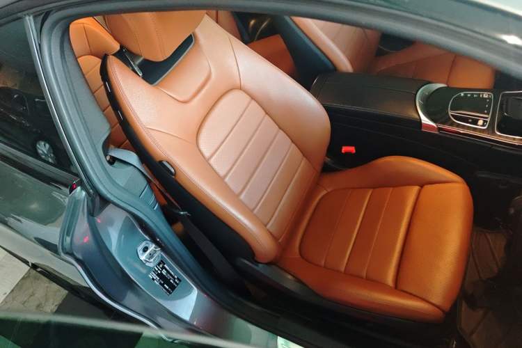 Used Mercedes-Benz C-Class 2019 C 260 Coupe Right Front Seat