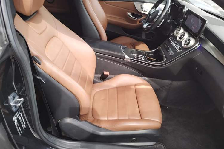Used Mercedes-Benz C-Class 2019 C 260 4MATIC Coupe Right Front Seat