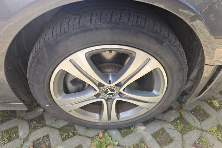 Used Mercedes-Benz C-Class 2019 Restyled C 260 L Sport Edition Right Front Wheel Hub