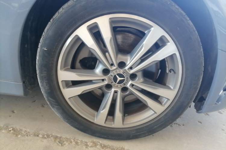 Used Mercedes-Benz C-Class 2019 C 180 L Fashion Edition Sport Version Right Front Wheel Hub