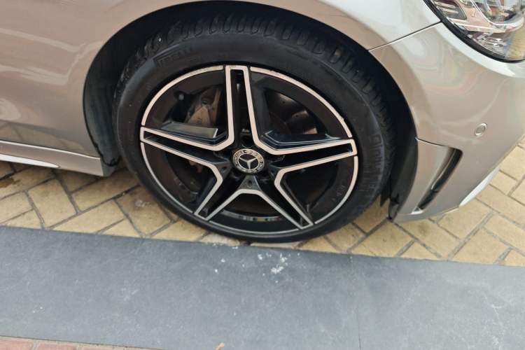Used Mercedes-Benz C-Class 2019 C 260 Coupe Right Front Wheel Hub