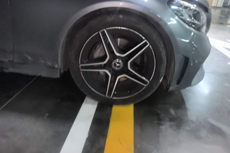 Used Mercedes-Benz C-Class 2019 C 260 Coupe Right Front Wheel Hub