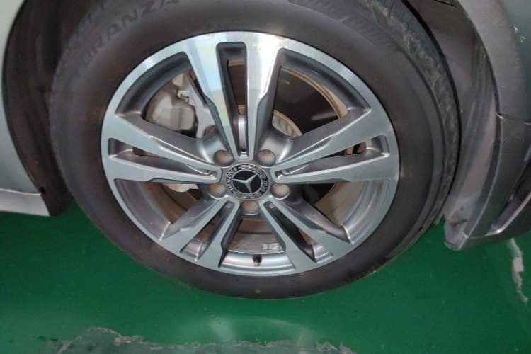 Used Mercedes-Benz C-Class 2019 C 180 L Fashion Edition Sport Version Right Front Wheel Hub