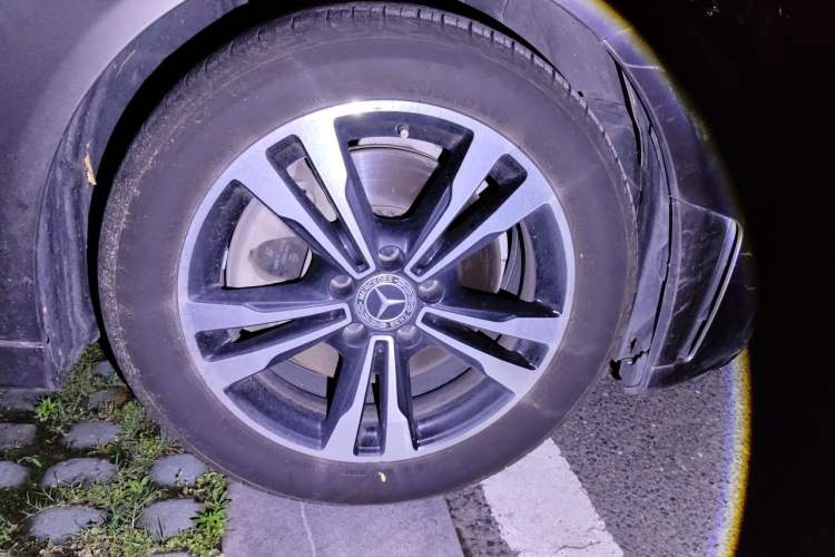 Used Mercedes-Benz C-Class 2019 C 260 Sport Edition Right Front Wheel Hub