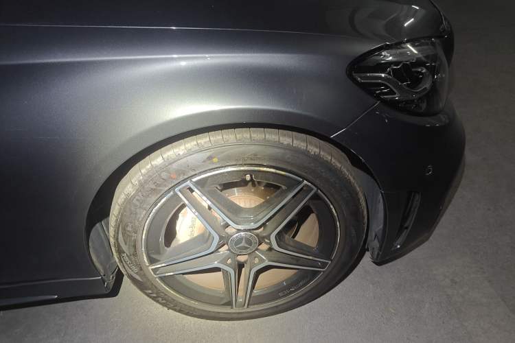Used Mercedes-Benz C-Class 2019 C 260 Coupe Right Front Wheel Hub