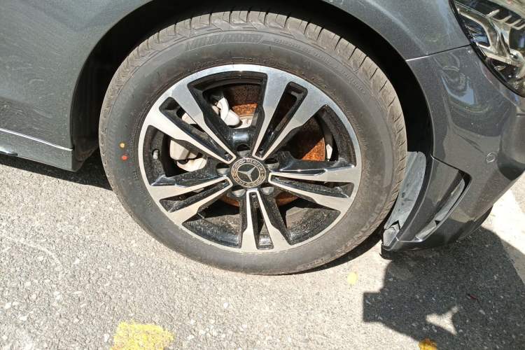 Used Mercedes-Benz C-Class 2019 C 260 Sport Edition Right Front Wheel Hub