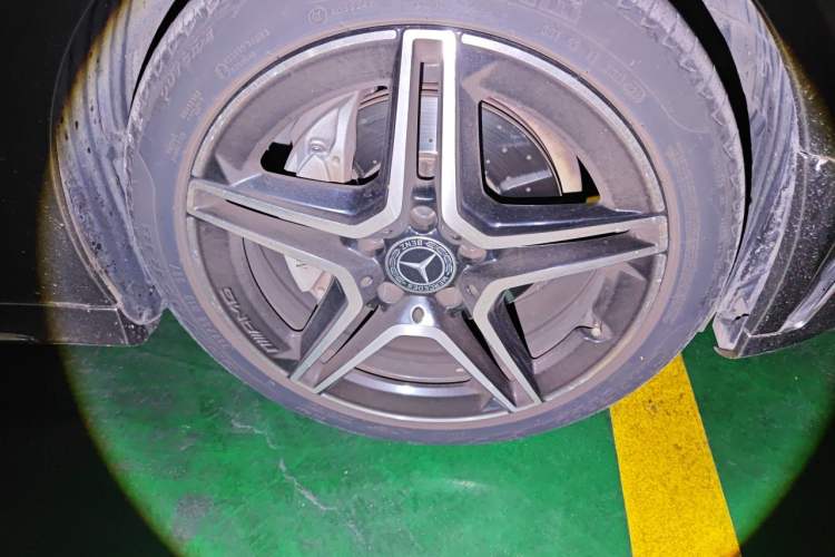Used Mercedes-Benz C-Class 2019 C 260 Coupe Right Front Wheel Hub