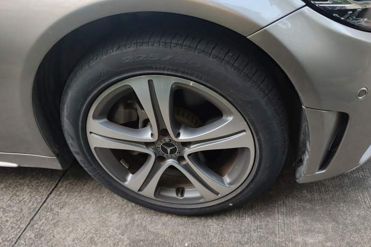 Used Mercedes-Benz C-Class 2019 C 260 L Sport Edition Right Front Wheel Hub