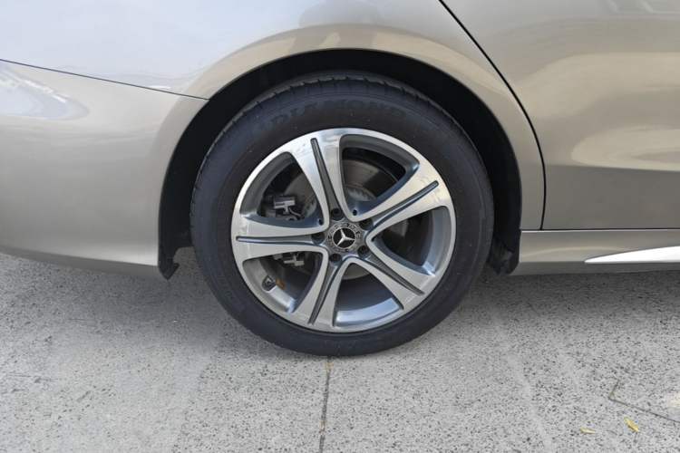Used Mercedes-Benz C-Class 2019 Restyled C 260 L Sport Edition Right Rear Wheel Hub