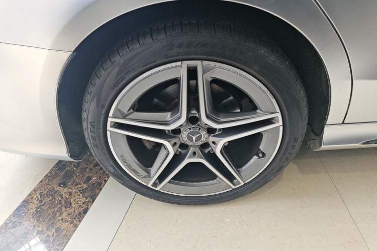 Used Mercedes-Benz C-Class 2019 C 260 Estate Right Rear Wheel Hub
