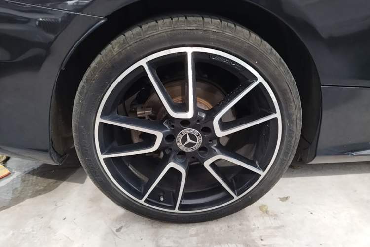 Used Mercedes-Benz C-Class 2019 C 260 4MATIC Coupe Right Rear Wheel Hub