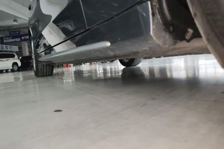 Used Mercedes-Benz C-Class 2019 C 260 L Sport Edition Right Side Sill