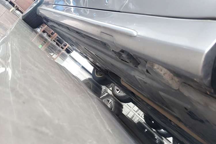 Used Mercedes-Benz C-Class 2019 Restyled C 260 L Sport Edition Right Side Sill