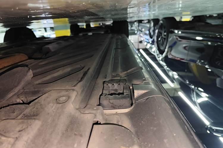 Used Mercedes-Benz C-Class 2019 C 260 Sport Edition Right Side Sill