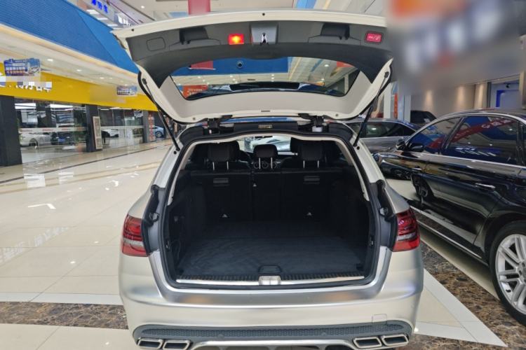 Used Mercedes-Benz C-Class 2019 C 260 Estate Trunk