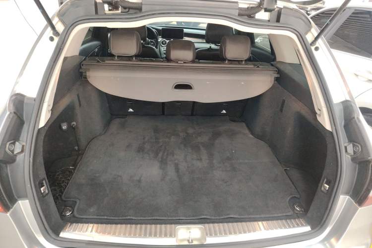 Used Mercedes-Benz C-Class 2019 C 260 Estate Trunk