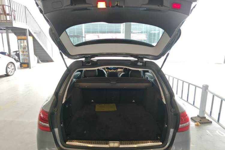 Used Mercedes-Benz C-Class 2019 C 260 Estate Trunk