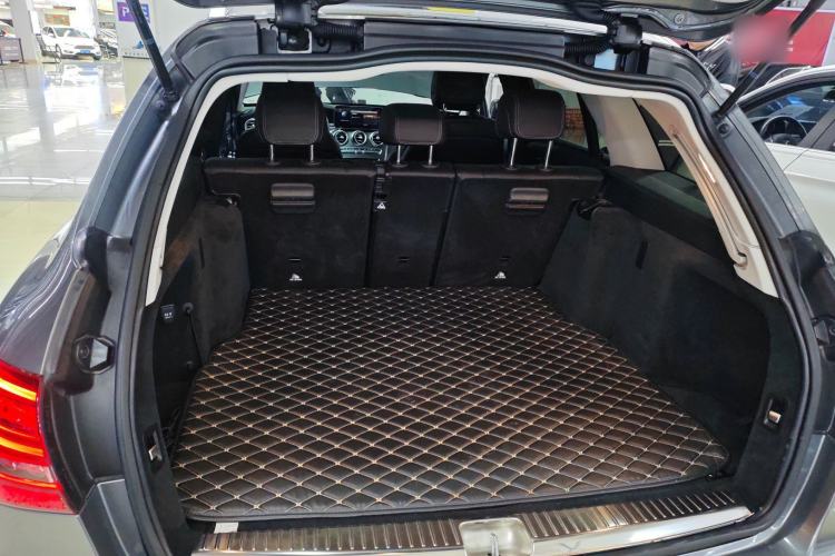 Used Mercedes-Benz C-Class 2019 C 260 Estate Trunk