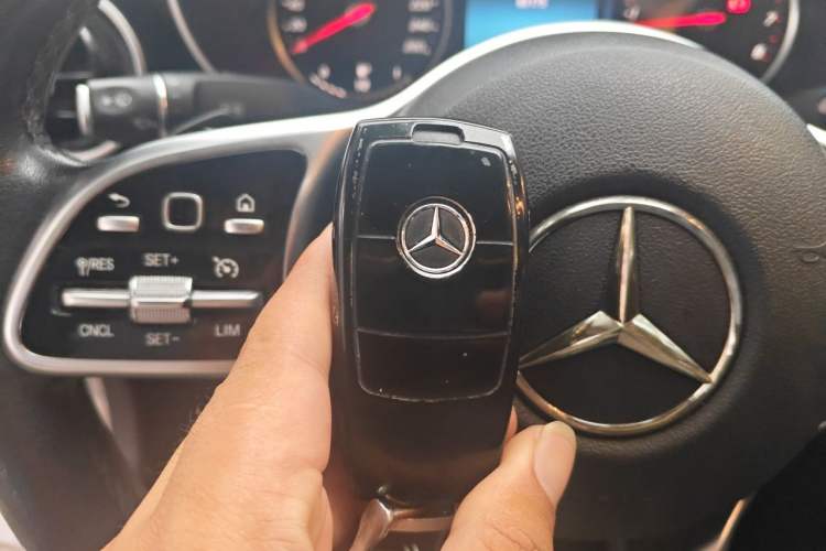 Used Mercedes-Benz C-Class 2019 C 260 L Sport Edition Vehicle Key