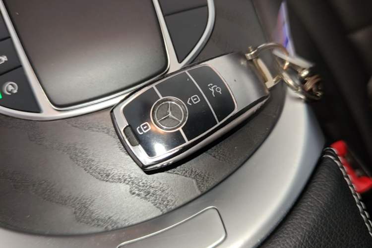 Used Mercedes-Benz C-Class 2019 C 260 L Sport Edition Vehicle Key