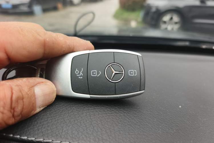 Used Mercedes-Benz C-Class 2019 Restyled C 260 L Sport Edition Vehicle Key