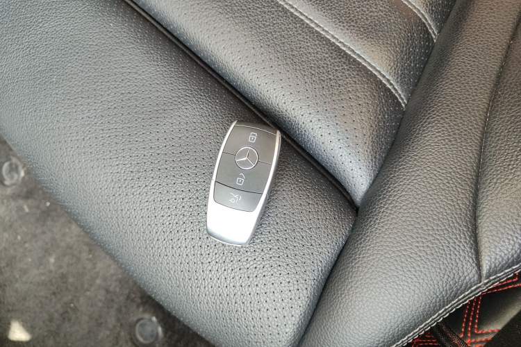 Used Mercedes-Benz C-Class 2019 Updated C 260 L Vehicle Key