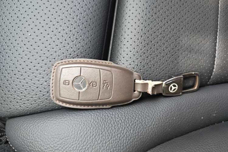 Used Mercedes-Benz C-Class 2019 Restyled C 260 L Sport Edition Vehicle Key