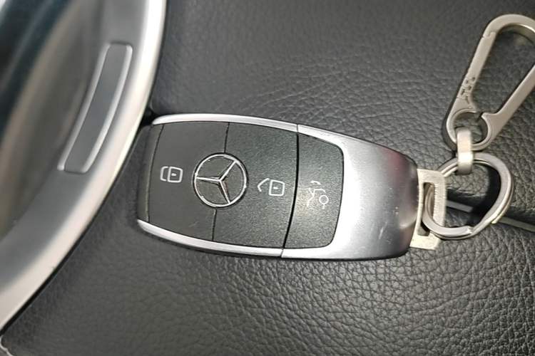 Used Mercedes-Benz C-Class 2019 C 260 Sport Edition Vehicle Key