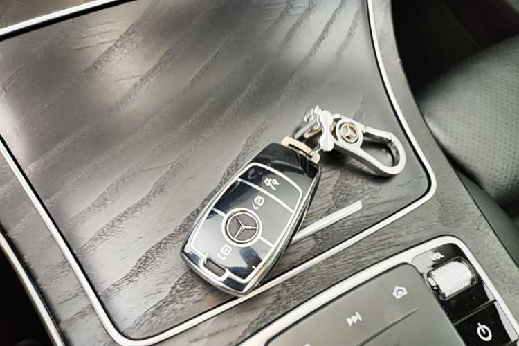 Used Mercedes-Benz C-Class 2019 C 260 L Sport Edition Vehicle Key