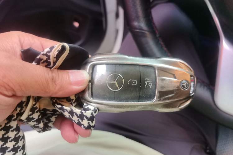 Used Mercedes-Benz C-Class 2019 C 260 L Sport Edition Vehicle Key