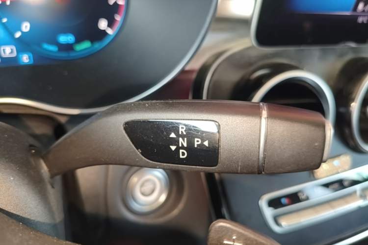 Used Mercedes-Benz C-Class 2019 C 260 L 4MATIC Sport Edition Gear Lever