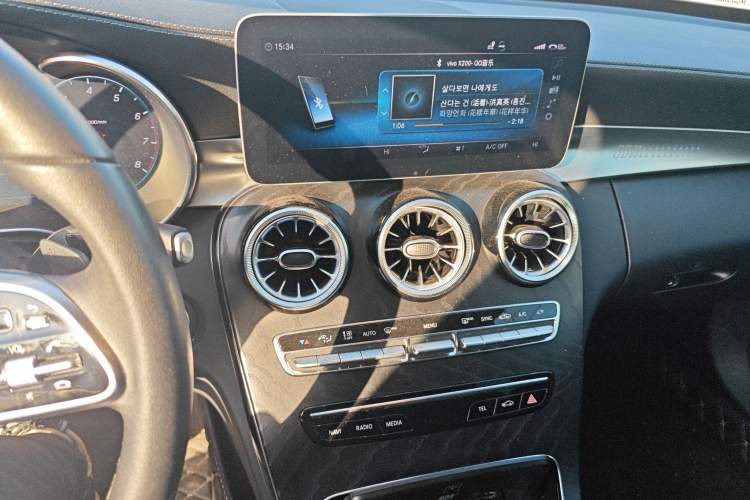 Used Mercedes-Benz C-Class 2019 Restyled C 260 L Sport Edition Audio And AC Panel