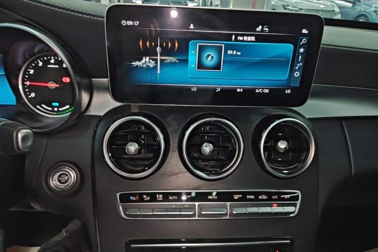 Used Mercedes-Benz C-Class 2019 C 260 L Sport Edition Audio And AC Panel