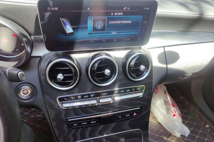 Used Mercedes-Benz C-Class 2019 C 180 L Fashion Edition Sport Version Audio And AC Panel