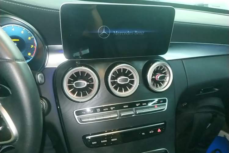 Used Mercedes-Benz C-Class 2019 Restyled C 260 L Sport Edition Audio And AC Panel