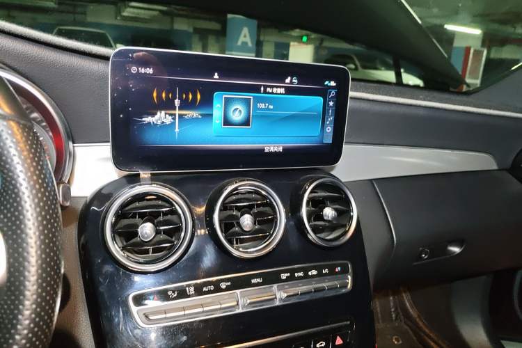 Used Mercedes-Benz C-Class 2019 C 260 Sport Edition Audio And AC Panel